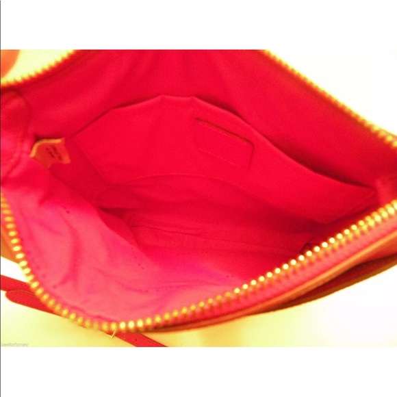 Genuine COACH 52348 ruby red crossbody leather - Picture 3 of 3